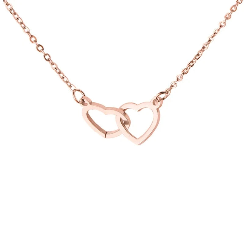 Boîte de roses éternelles avec collier cœur en or 18K et argent personnalisé