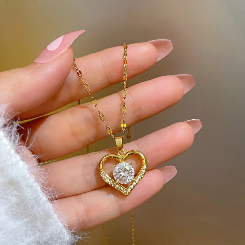 Collier de luxe en Zircon avec rose rouge